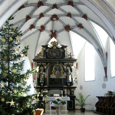 Holzkirch - Altar_Ausschnitt 1.jpg