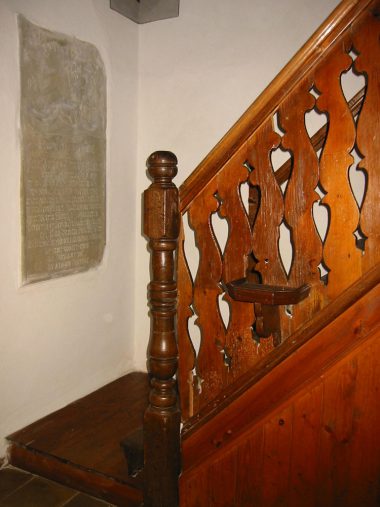Holzkirch - Treppendetail.JPG