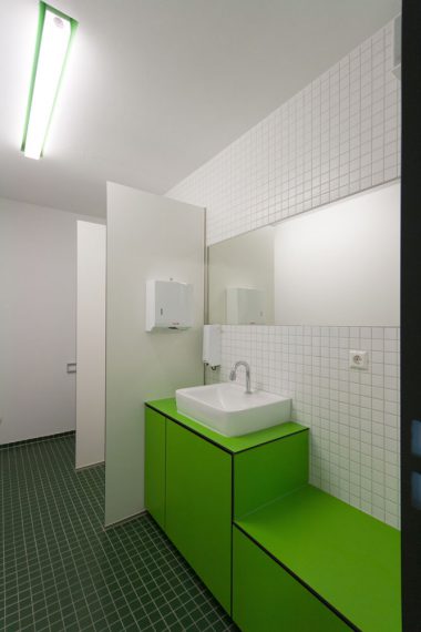 SSM - Waschtisch Lehrer.jpg